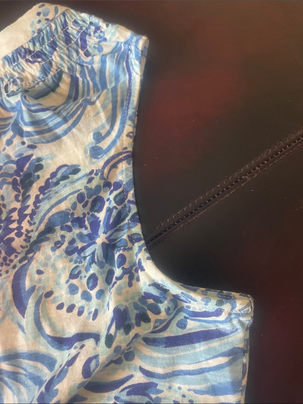 Lilly Pullitzer Sleeveless Blue Swirl Print Women's Vneck Top Goldtone Buttons - Picture 8 of 9